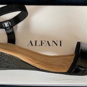Alfani Step 'n Flex open toe 2" wedge, black lizard color sandal - Size 10M